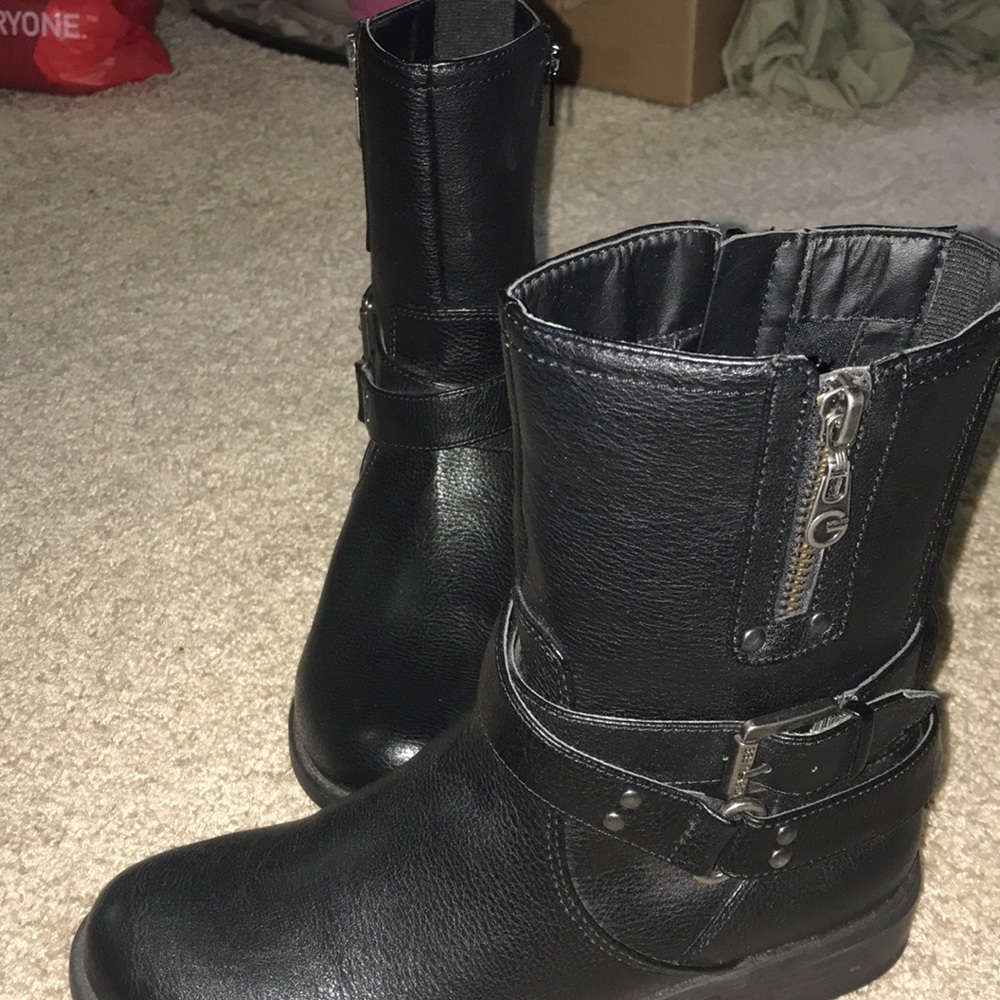 NEW SIZE 6 MOTO BOOTS